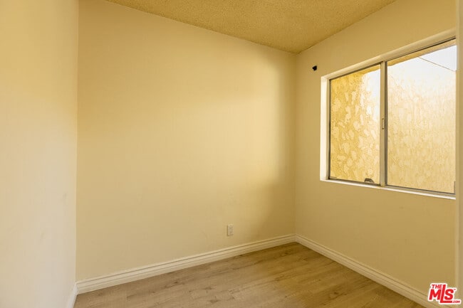 Photo - 1033 6th St Unit 308