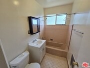 Photo - 1532 N Harvard Blvd Unit 8