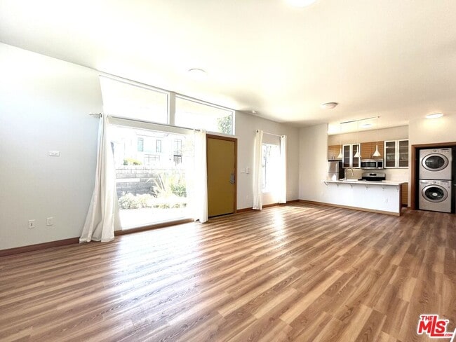 Photo - 501 N San Vicente Blvd