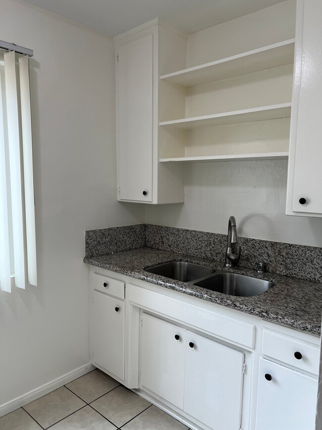 Photo - 214 W Maple St Unit #6