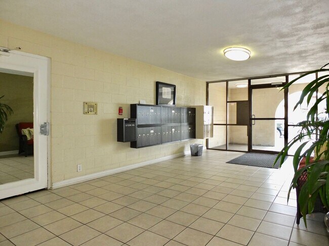 Photo - 420 Redondo Ave