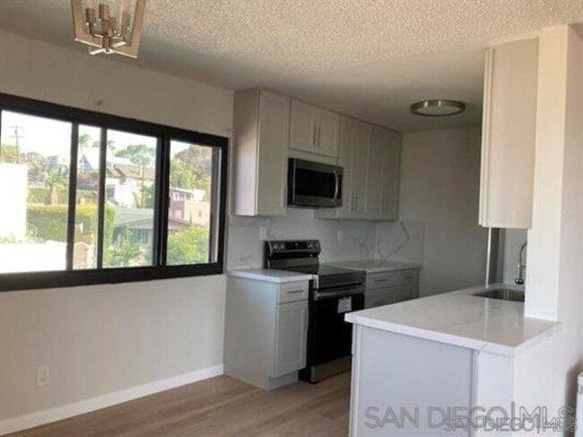 Photo - 811 W Nutmeg St Unit 402