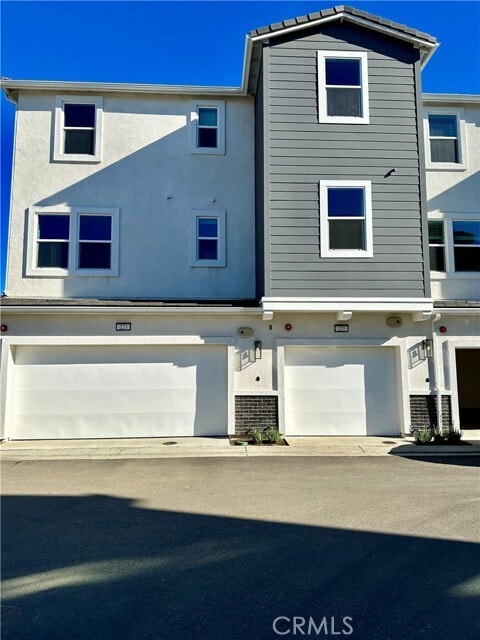 Building Photo - 221 N Vincent Ave