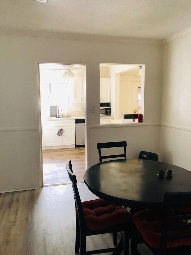 Photo - 6 Bedroom 3 Bathroom House  8 ppl MAX