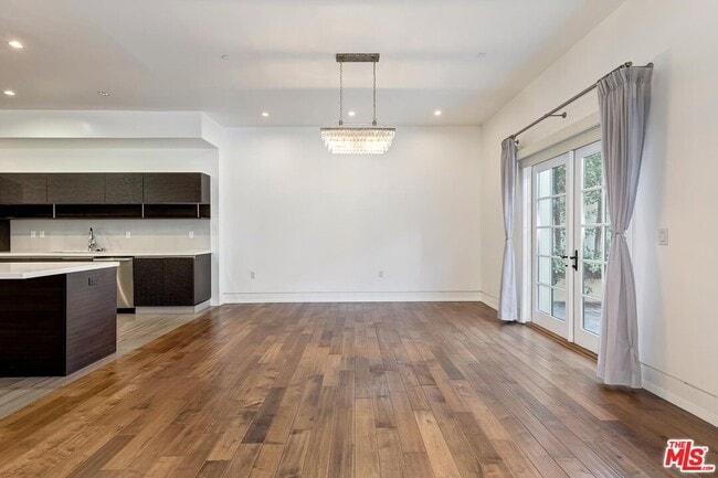 Photo - 225 S Hamilton Dr