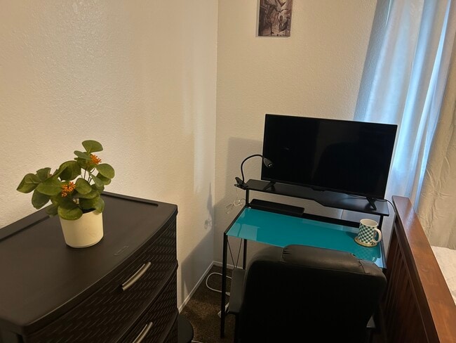 Photo - 1223 Helix St