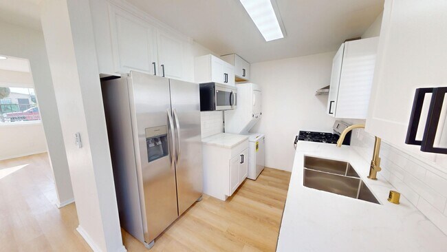 Photo - BEAUTIFUL 2 BED | Split Level| Feels Like ... Unit 1050 1/2
