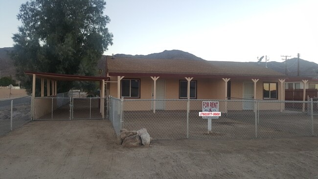 Building Photo - 72351 Old Dale Rd Unit 1