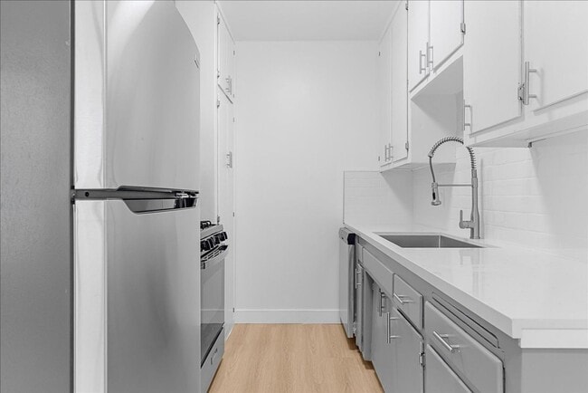 Photo - 6114 Cahuenga Blvd Unit 05