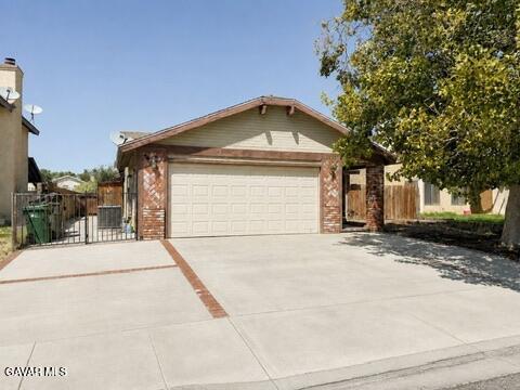 Building Photo - 2533 Topaz Ln