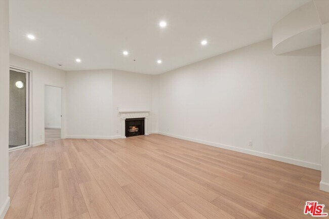 Photo - 620 S Gramercy Pl Unit 122