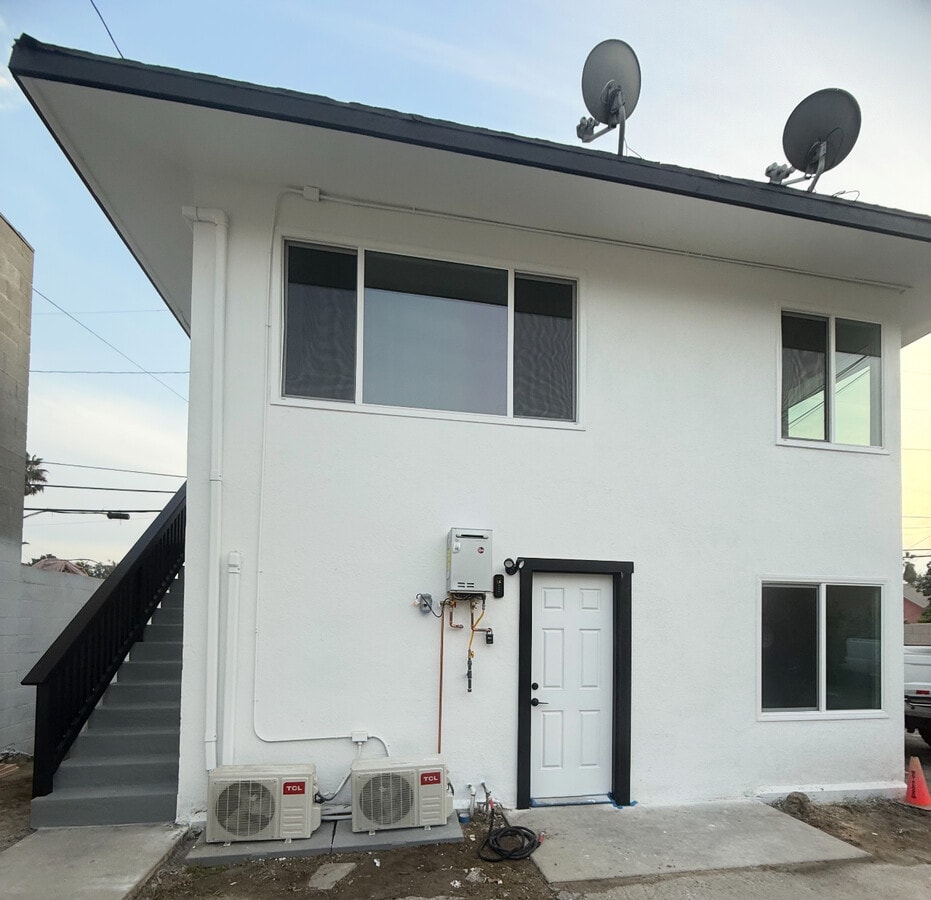 Photo - 440 W Holt Ave Unit B