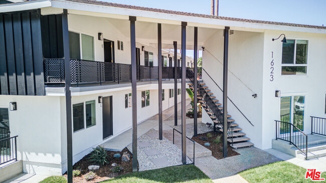 Photo - 1623 Arlington Ave Unit L