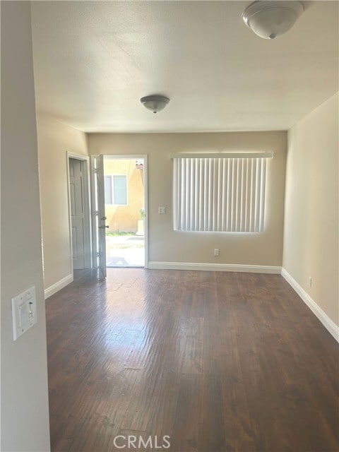 Photo - 626 W 59th Pl