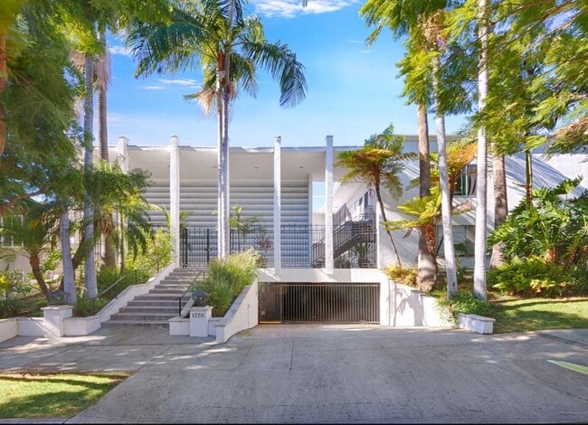 Photo - 1255 N HARPER Ave Unit 7