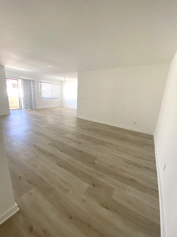 Photo - 5335 Yarmouth Ave Unit 306