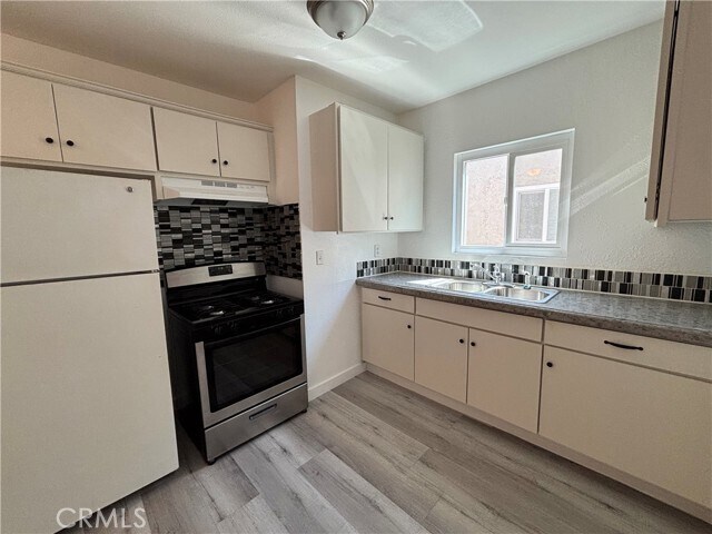 Photo - 1735 W 84th Pl