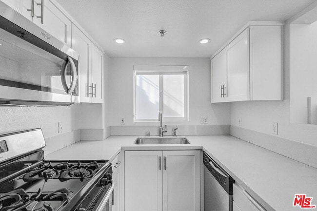 Photo - 4980 S Centinela Ave Unit 12