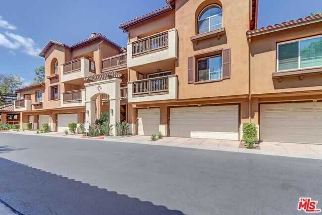 Photo - 2960 Champion Way Unit 1814