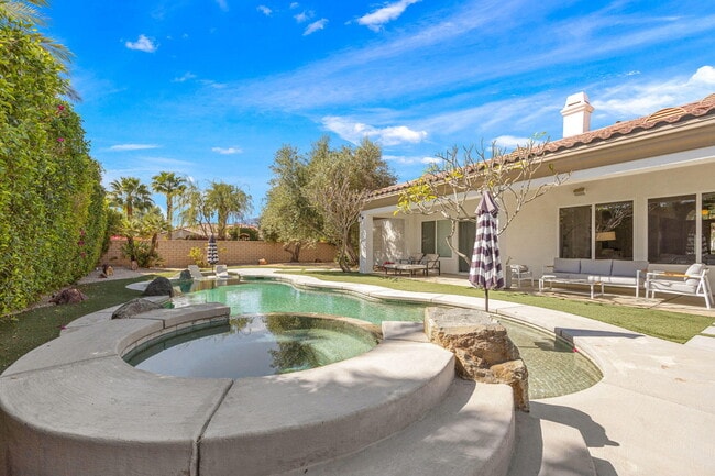 Building Photo - 49392 Hohokam River St