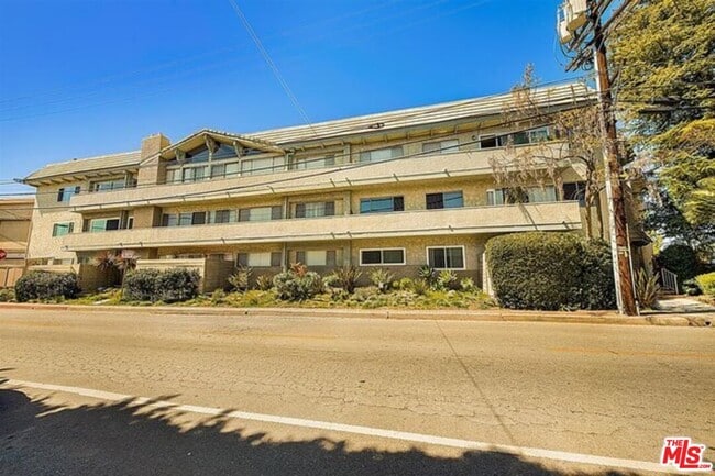 Photo - 2345 Roscomare Rd Unit 201