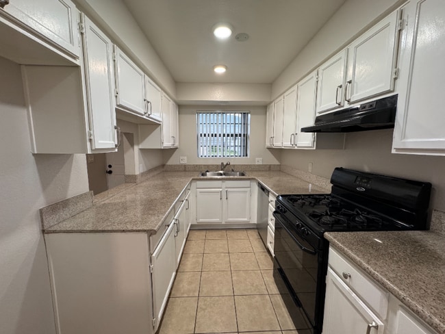 Photo - 514 E Valencia Ave Unit H