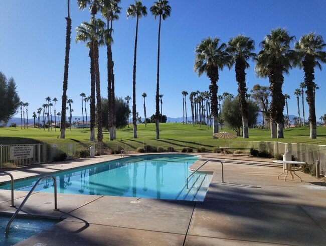 Photo - 319 Vista Royale Dr