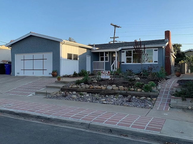Building Photo - 7423 Salizar St Unit smaller bedroom
