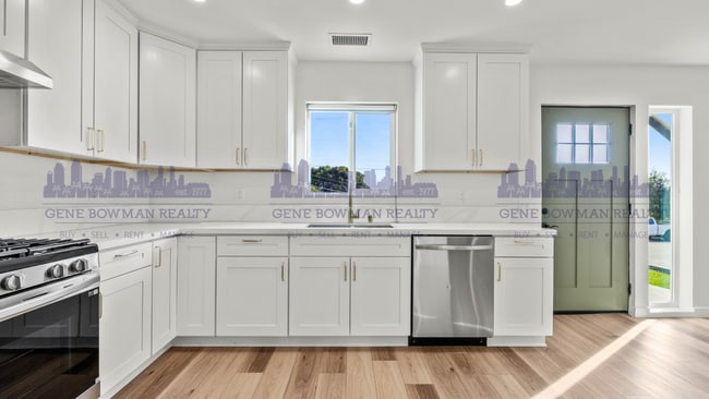 Building Photo - 2201-2205 E 24th St Unit 2205 E 24th St