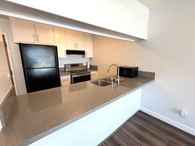 Photo - Adorable Light & Bright Sunset Meadows Condo!