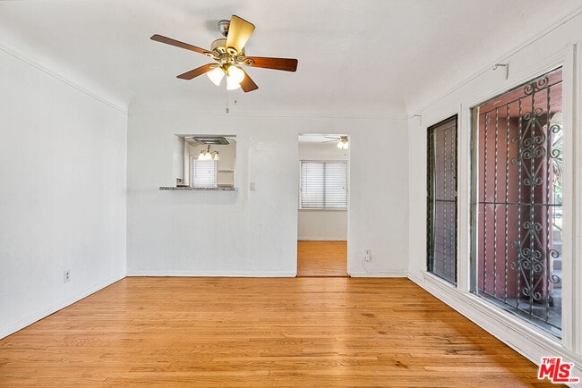 Photo - 6086 Saturn St