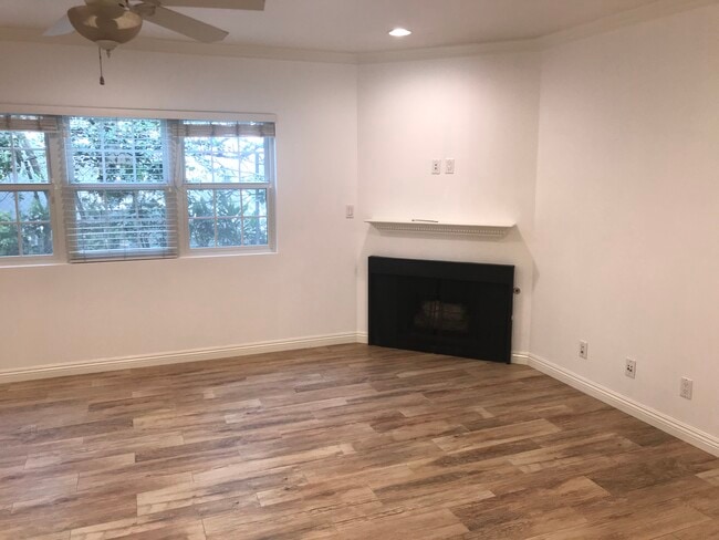 Living Room - 817 18th St Unit 3