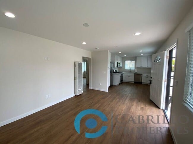 Photo - 1628 Burton St