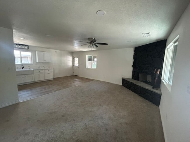 Photo - 448 Victoria Ln