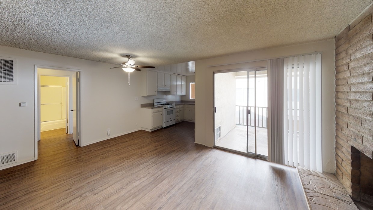 3D Tour - 18407 Dearborn Street Apartments