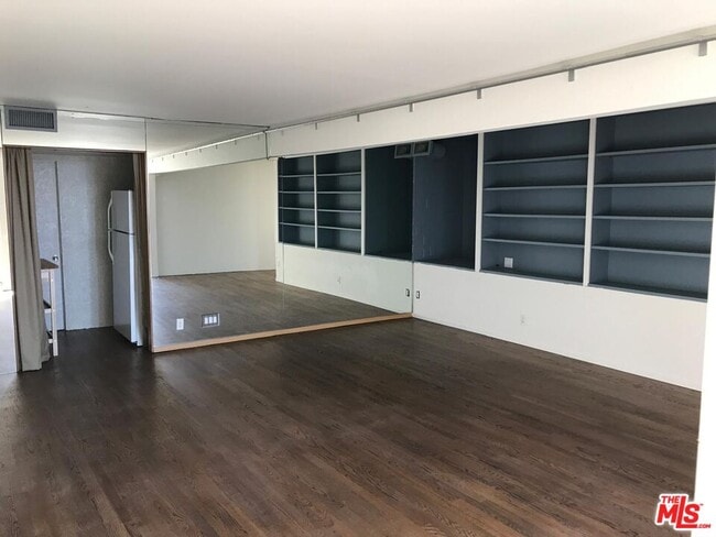 Photo - 241 Rees St Unit A