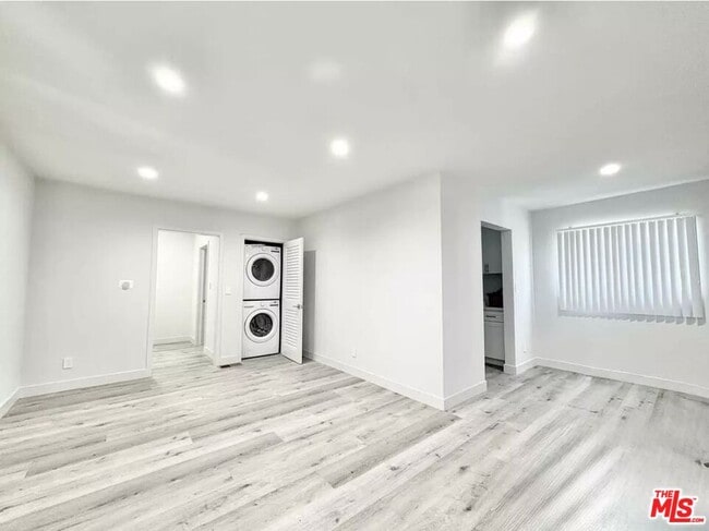 Building Photo - 1118 S Holt Ave Unit 1 Rental