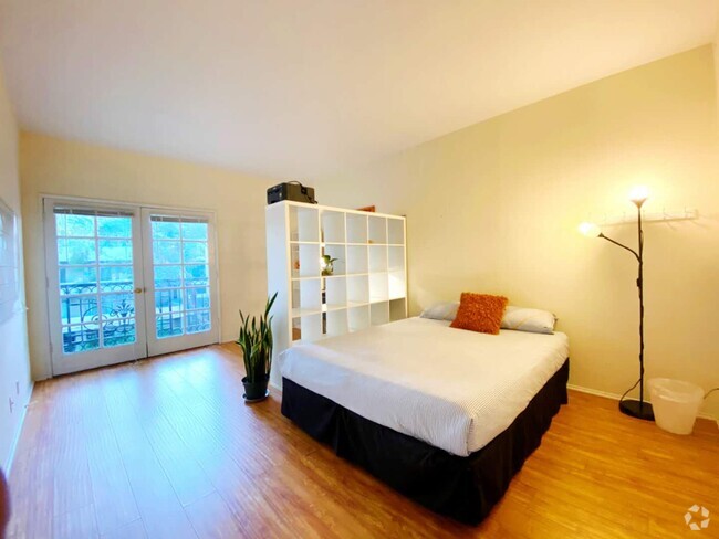 Building Photo - 1620 S Bentley Ave Rental