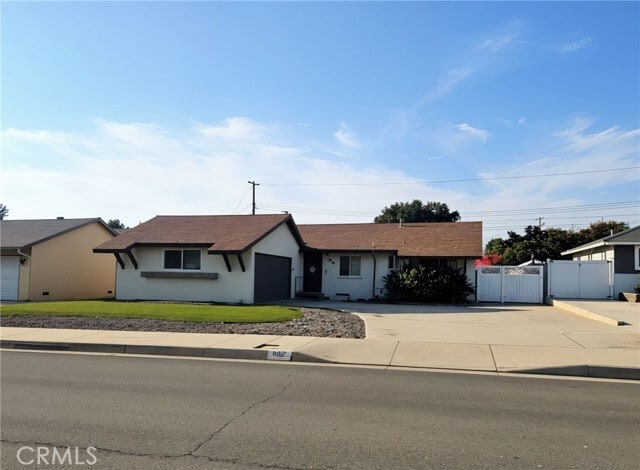 Photo - 907 Thomas Ave House