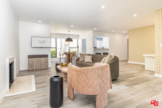 Photo - 8911 Cynthia St Unit 7