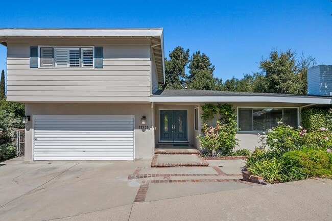 Photo - 11555 Duque Dr House