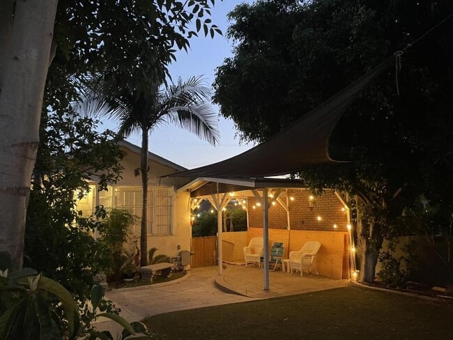 4037 1/2 National Ave, Upstairs, San Diego, CA 92113 - 4037 1/2 National Ave, Upstairs, San Diego, CA 92113