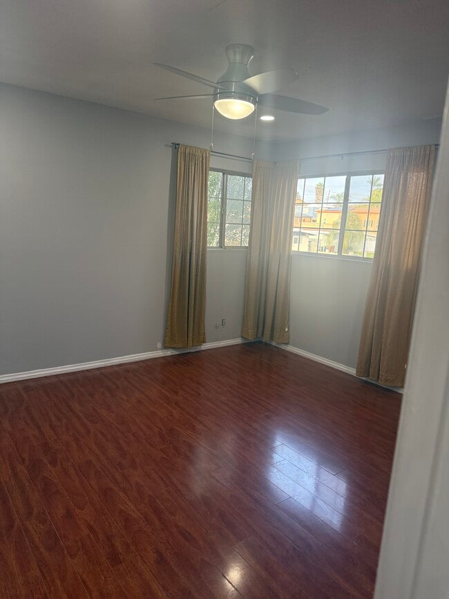 Photo - 1302 W 127th St