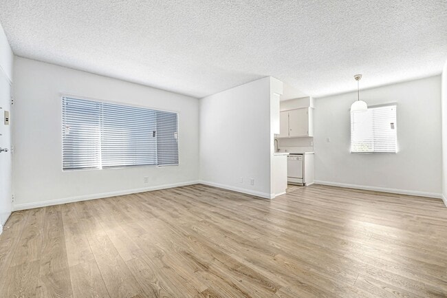 Photo - 1314 Euclid St Unit 11