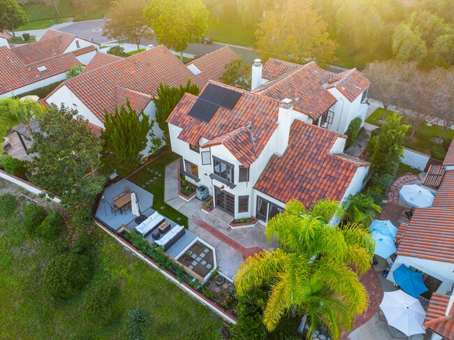 Photo - 17645 Rienzi Pl