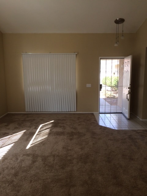 Photo - 3 BEDROOM, 2 BATH VICTORVILLE HOME. COMMUTER FRIENDLY!  NEAR AMARGOSA AND MOJAVE