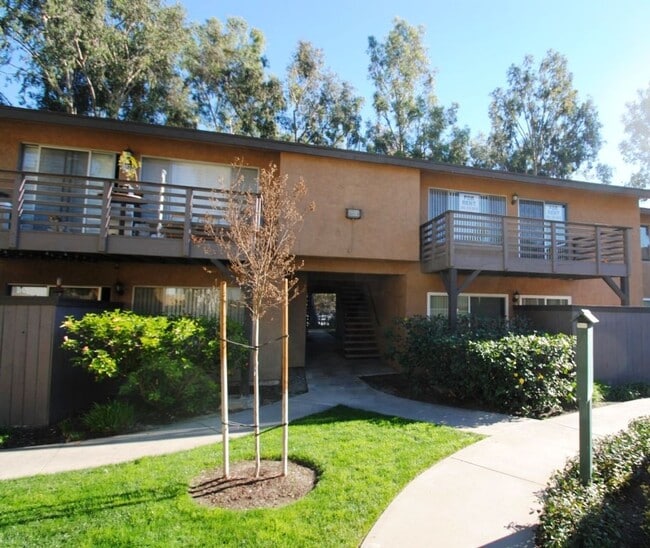 Building Photo - **COMING SOON** LA HABRA 3BR CONDO $3250mo Unit 300