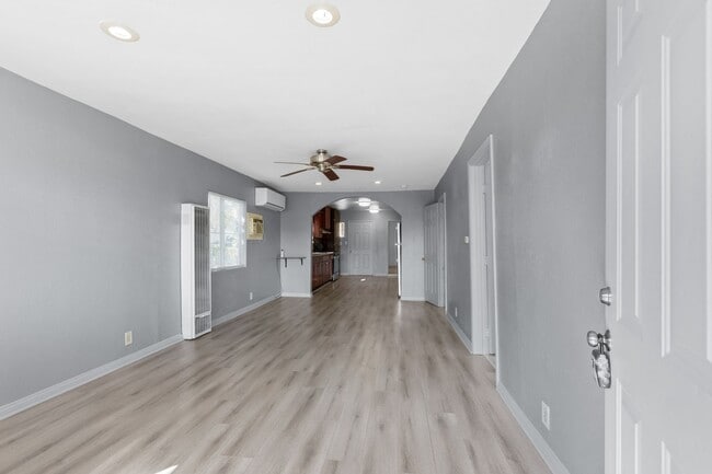 Photo - 13359 Filmore St