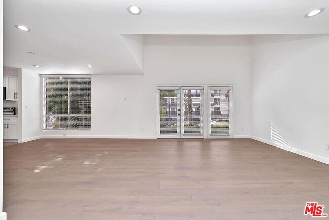 Photo - 843 4th St Unit 103