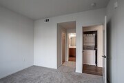 1BR, 1BA- 755SF - The Hawthorne